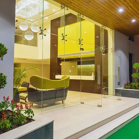 Hotel Atharva Ujjain Esterno foto