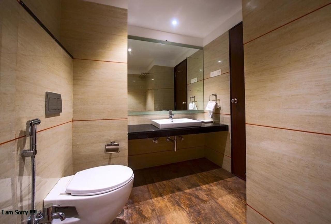 Hotel Atharva Ujjain Esterno foto